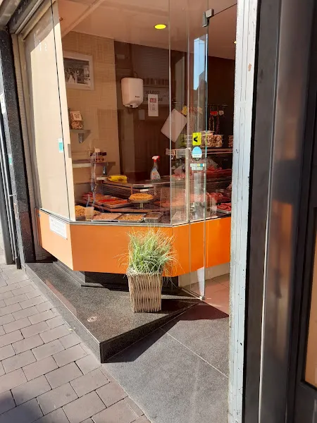 Elisa - Carnicería en Molins de Rei - foto 2