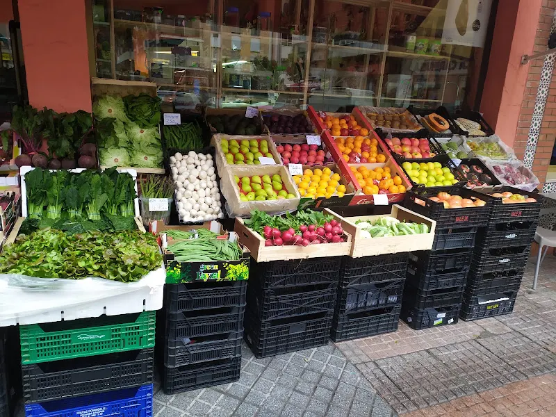 Frutas y Embutidos Raquel - Supermercado en Córdoba - foto 2