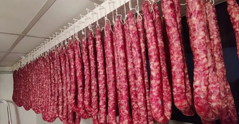 Carnicería Salvador y Mili - Carnicería en Riba-roja de Turia - foto 2