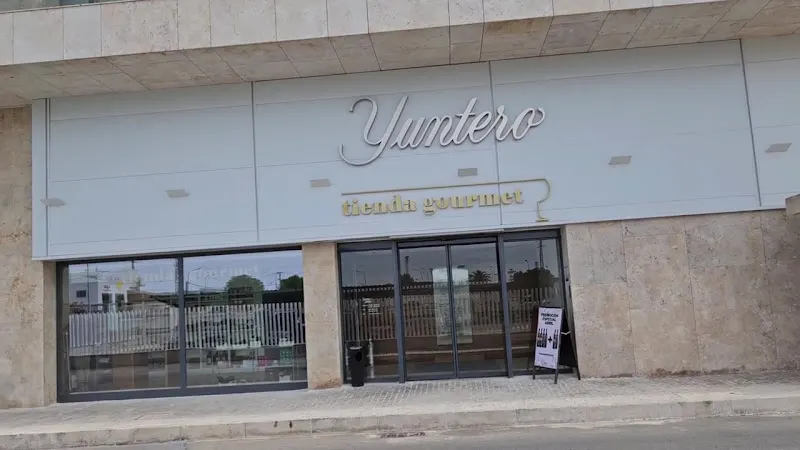 Yuntero Tienda Gourmet - Tienda de vinos en Manzanares - foto 2