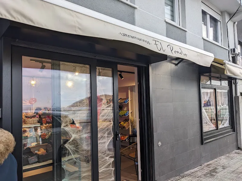 ULTRAMARINOS EL PRADO - Tienda de alimentación en Coruna (A) - foto 2