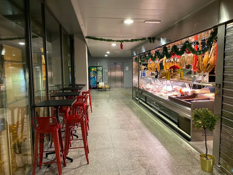 Jamonería Montefurado miniMARKET - Jamonería en Coruna (A) - foto 2