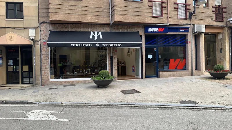 Descendientes J. Marcos. Vinos en Asturias - Bodega en Cangas del Narcea - foto 2