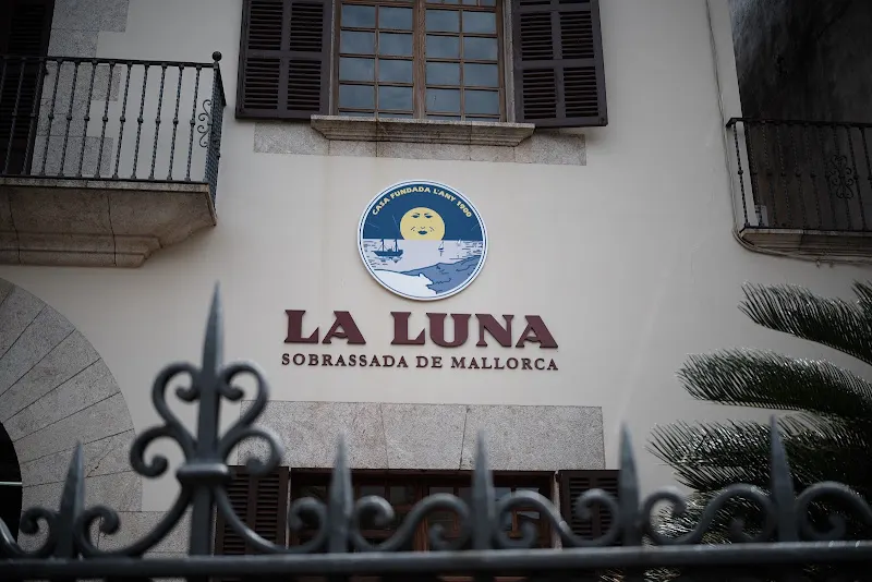 LA LUNA Sobrassada de Mallorca - Tienda de jamones en Sóller - foto 2