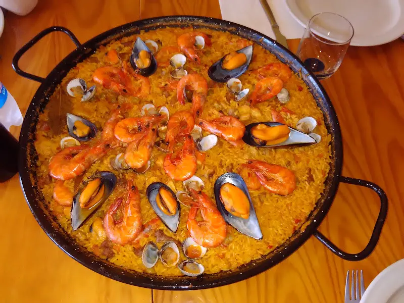 Mesón Besada Jamonería - Restaurante en Tomino - foto 2
