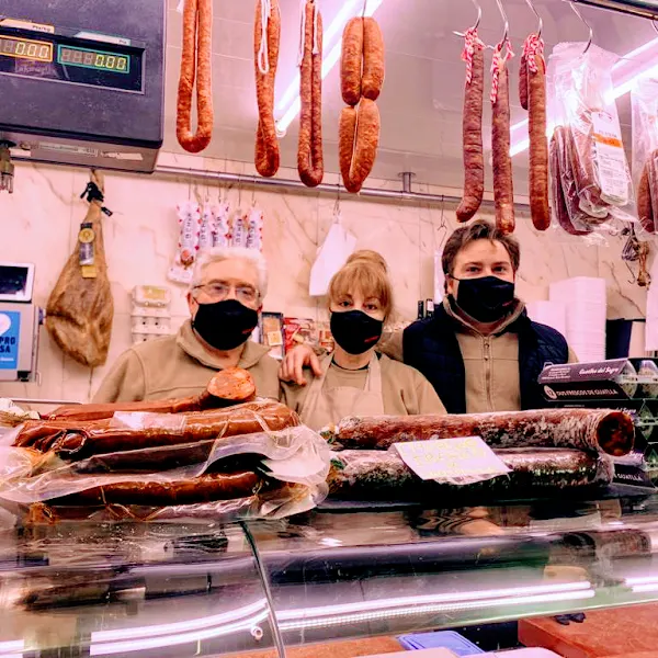 XARCUTERIA MARI CARMEN - Carnicería en Vilanova del Cami - foto 2