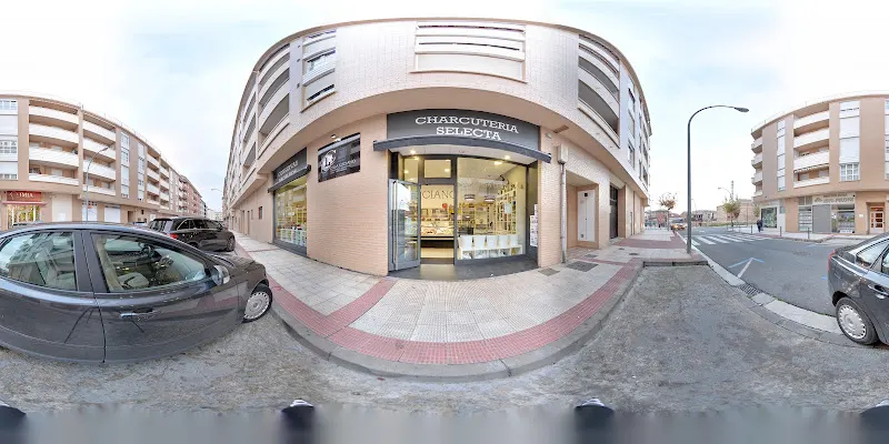 CASA LUCIANO CHARCUTERIA - Tienda de fiambres en Haro - foto 2