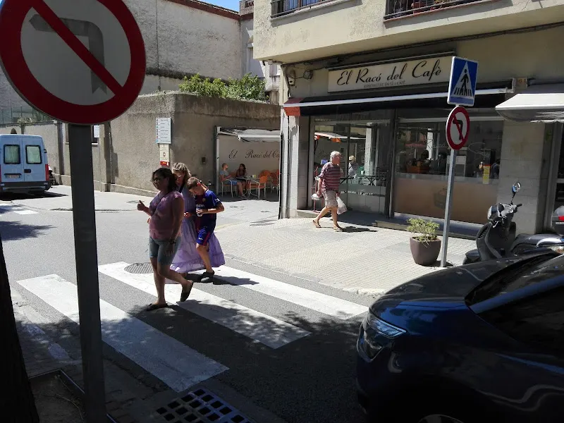 Carnisseria Xarcuteria Arnall - Carnicería en Torroella de Montgrí - foto 2