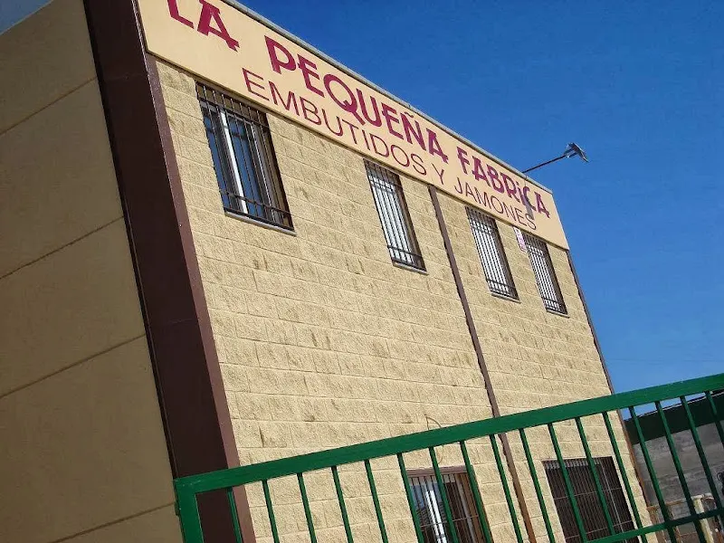 La Pequeña Fabrica Embutidos y Jamones - Carnicería en Cajar - foto 2