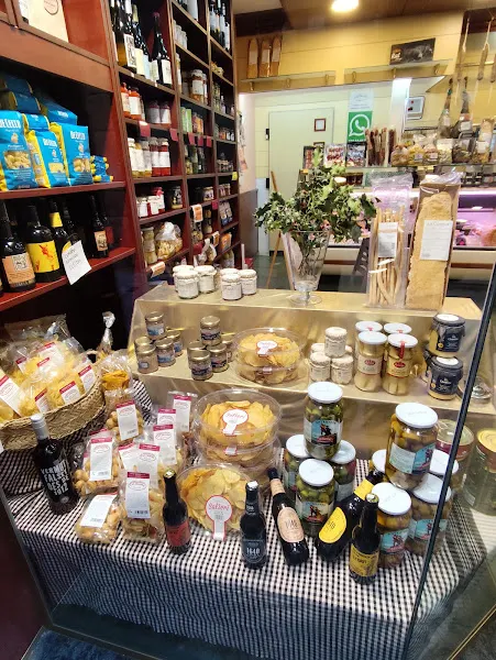 Pollería y Cansaladería Pineda - Ripoll