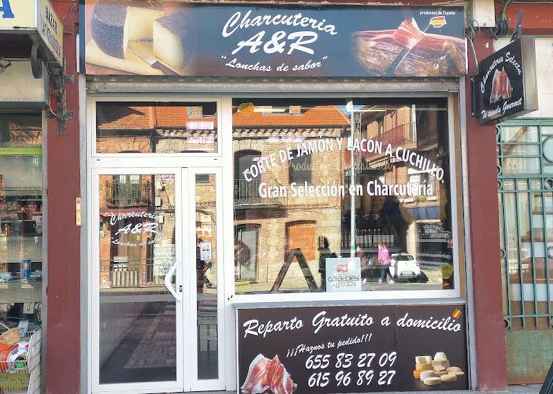 La Charcuteria de Ángela - Jamonería en Espinar (El) - foto 2