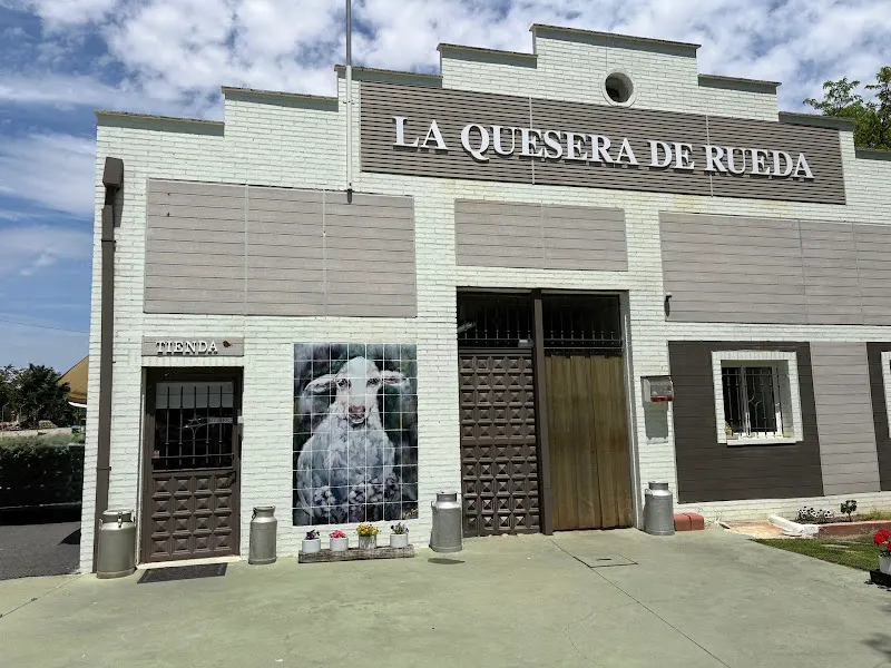 La Quesera de Rueda (Lácteos Artesanos Medina SL) - Quesería en Rueda - foto 3