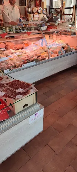 MEYA - Carnicería en Puigcerda - foto 3