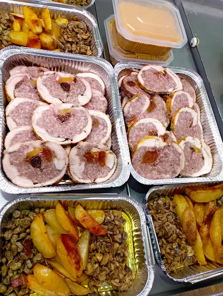Carme Carnissers - Carnicería en Roquetes - foto 2