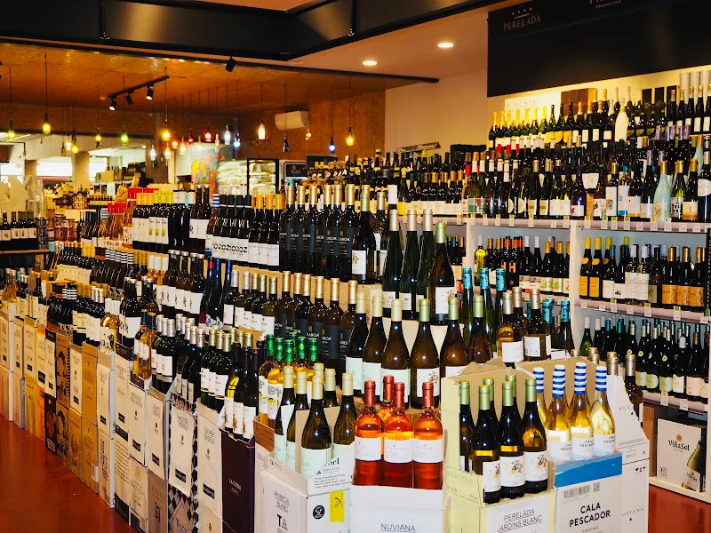 mónlacata - Tienda de vinos en Arenys de Munt - foto 3