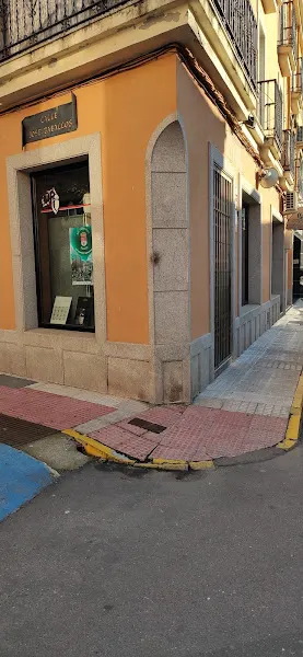 Isabel VIDAL Domínguez - Tienda de jamones en Moraleja - foto 2