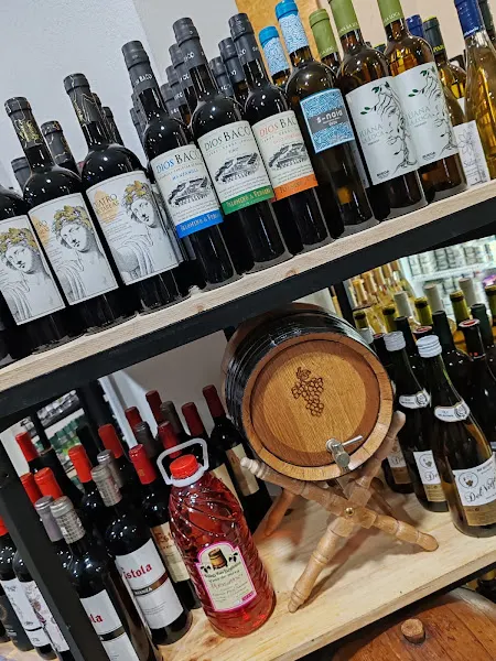 Las Tejas Ultramarinos - Supermercado en Carboneras - foto 2