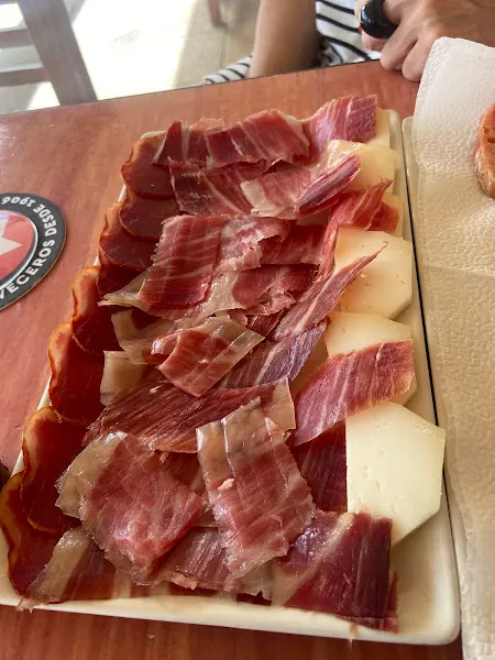 El Nuevo Jamón - Bar en Peniscola/Peniscola - foto 2