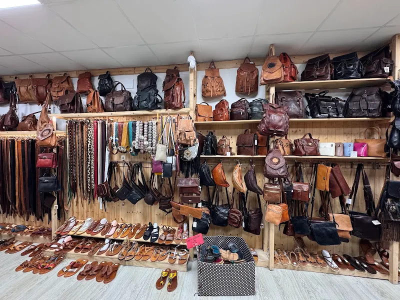 Pieles Azahar - Tienda de artesanías en Peniscola/Peniscola - foto 2