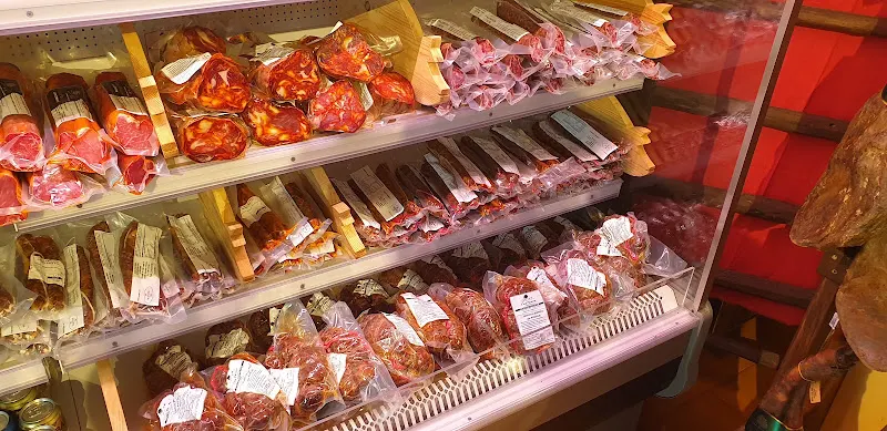 Jamones y embutidos Casa Pacorro-Carniceria Eva