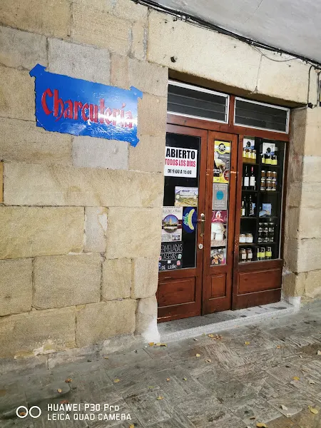 Charcutería la plaza - Tienda de alimentación en Aguilar de Campoo - foto 2