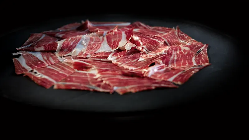 Spanishtaste, Venta y Corte de Jamón Ibérico - Tienda de jamones en Madrid - foto 2