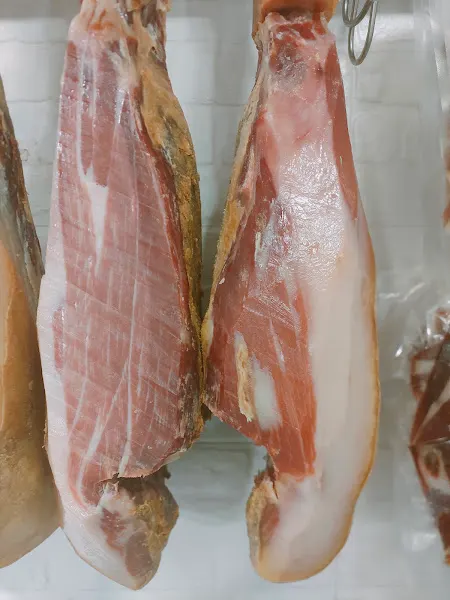 La jamoneria Hermanos Marco panadería - Jamonería en Madrid - foto 2