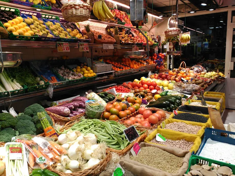 Frutería-Charcuteria Berzal - Tienda de alimentación en Madrid - foto 2