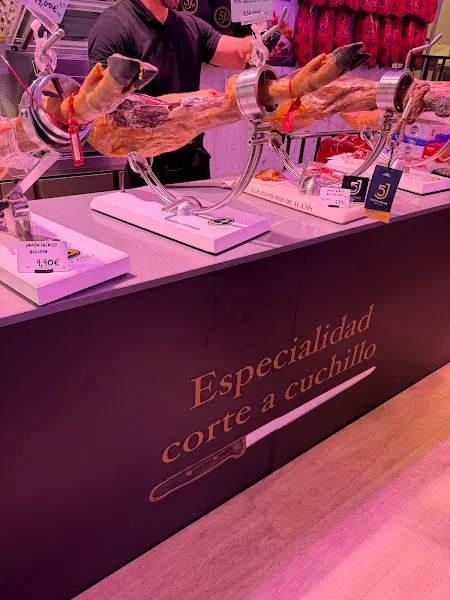 Charcutería, Almacén de jamones El Escribano
