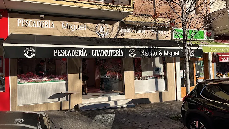 Nacho y Miguel. Pescadería- charcutería - Mercado de alimentos frescos en Madrid - foto 2