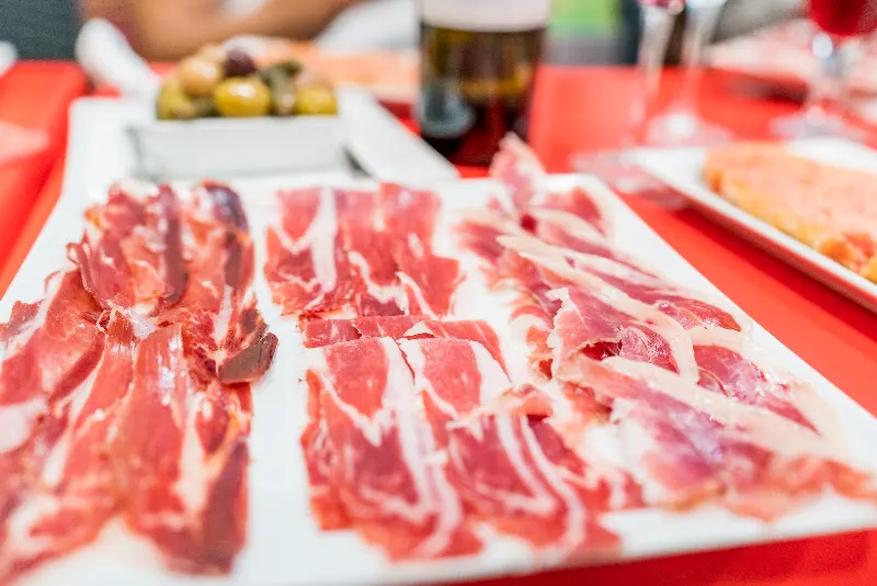 Enrique Tomás Sagrada Familia - Tienda Jamón Gourmet - Restaurante en Barcelona - foto 3