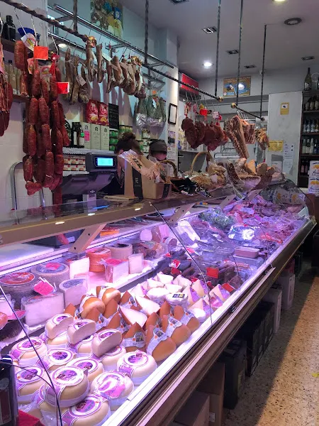 Embutidos Santa Cruz de Montes - Tienda de alimentación en Barcelona - foto 2