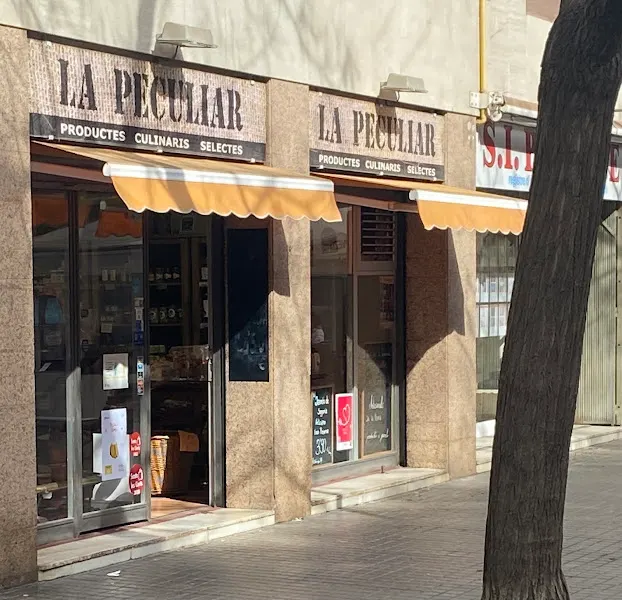 La Peculiar, Bodega, charcutería y productos granel - Tienda de alimentación en Barcelona - foto 2