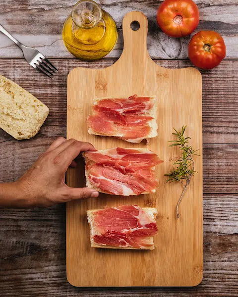 Don Bernardino Jamones. Jamón desde 1947 - Jamonería en Fuente Alamo de Murcia - foto 2